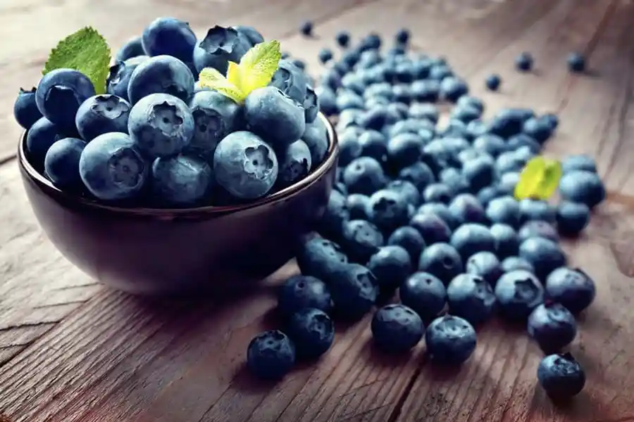 EWG pubblica la lista della frutta e verdura più contaminata del 2023: fragole, mirtilli e fagiolini in top 10