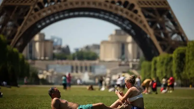 Caldo record in Europa e a Parigi