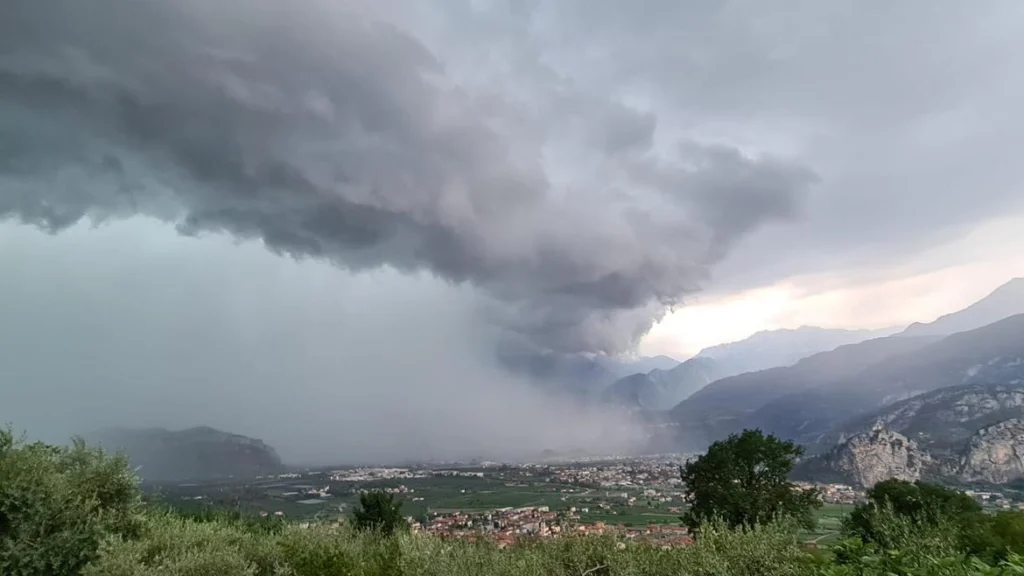 Caldo intenso in Trentino e rischio temporali