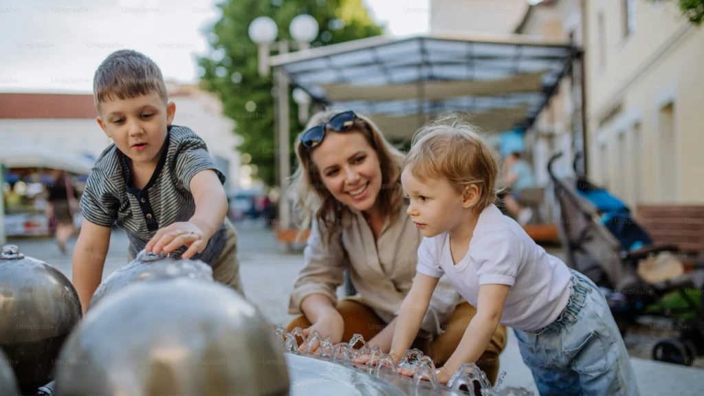 Città italiana durante una giornata di caldo intenso e forte afa