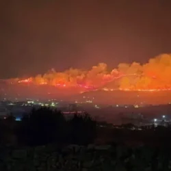 Incendi in Grecia tra Creta e Paros