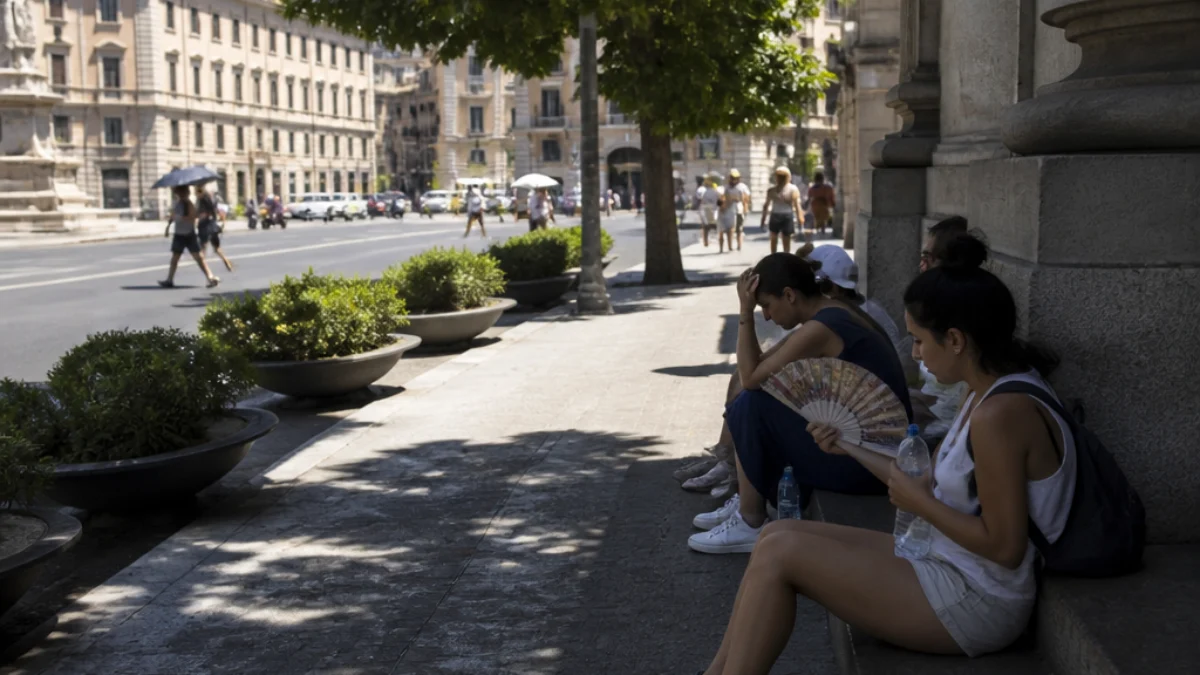Città italiana sotto il sole durante un'ondata di calore
