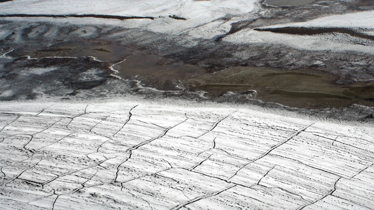 Paesaggio della Siberia segnato dal disgelo del permafrost