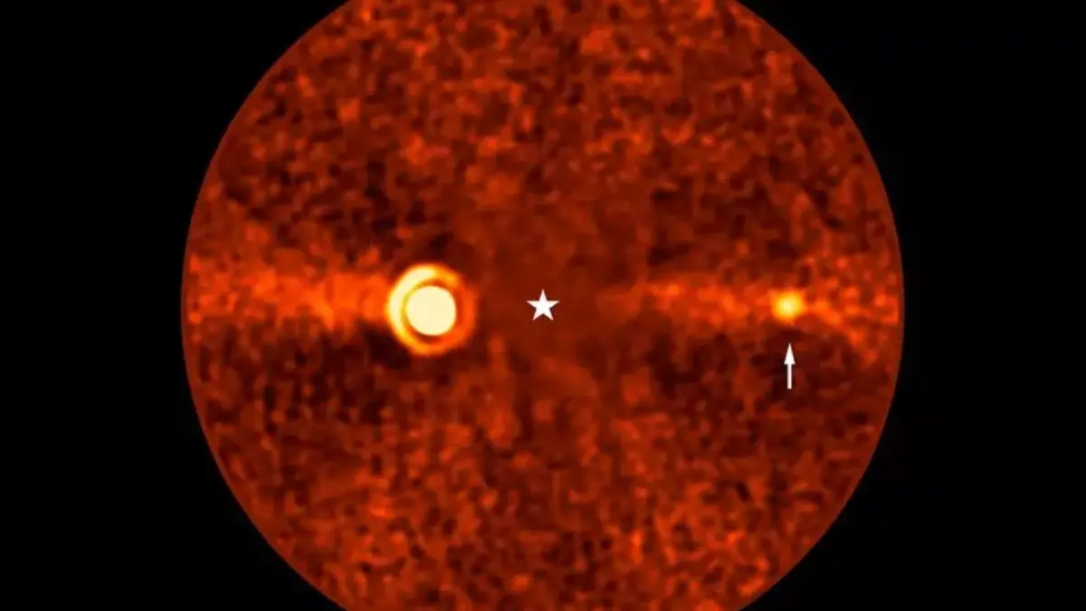 Punti rossi osservati dal telescopio James Webb
