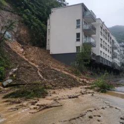 Frana dopo le piogge intense nel sud della Corea del Sud