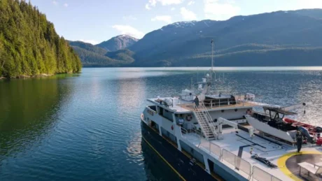 Le osservazioni sismiche a nord della Cascadia descrivono fratture progressive nelle placche oceaniche, ma non segnalano un collasso imminente né permettono di prevedere grandi terremoti.