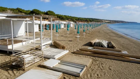 Concessioni balneari in Puglia, i Comuni accelerano tra gare e smantellamenti