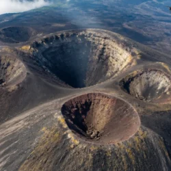 Etna, evoluzione dei crateri dalla fine ottocento ad oggi, passando dalla voragine del 2024