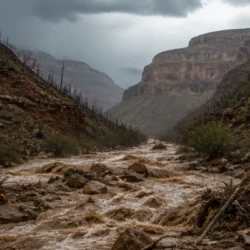 Grand Canyon, flash flood a Bright Angel Creek: due morti e oltre 80 persone soccorse