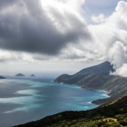 Meteo Sicilia, rovesci tra Eolie e Tirreno: nel pomeriggio temporali nell’interno