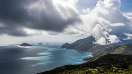 Meteo Sicilia, rovesci tra Eolie e Tirreno: nel pomeriggio temporali nell’interno
