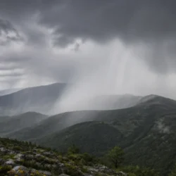 Sud della Francia, temporali persistenti: ESTOFEX segnala rischio di piene improvvise