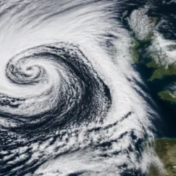 Tempesta atlantica verso le Isole Britanniche: i dati ufficiali