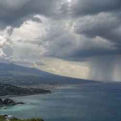 Temporali in Sicilia orientale, attenzione nel pomeriggio di martedì 22 tra Etna, Catanese e Siracusano