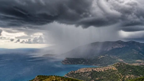 Temporali sulla Spagna mediterranea, piogge intense e disagi a Requena
