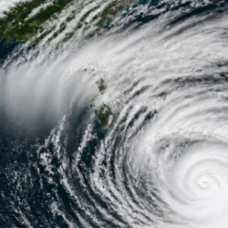 Tifone Dujuan sul Giappone: piogge eccezionali alle Izu e massima allerta a Oshima
