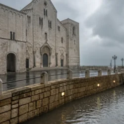 Bari, il temporale allaga la cripta di San Nicola e blocca alcuni sottopassi