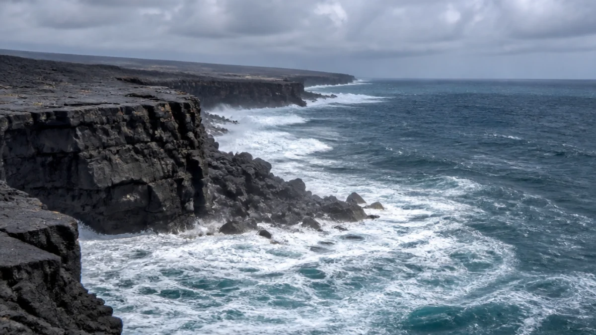 Ricostruzione dell’arco Hōlei crollato sulla costa vulcanica delle Hawaii