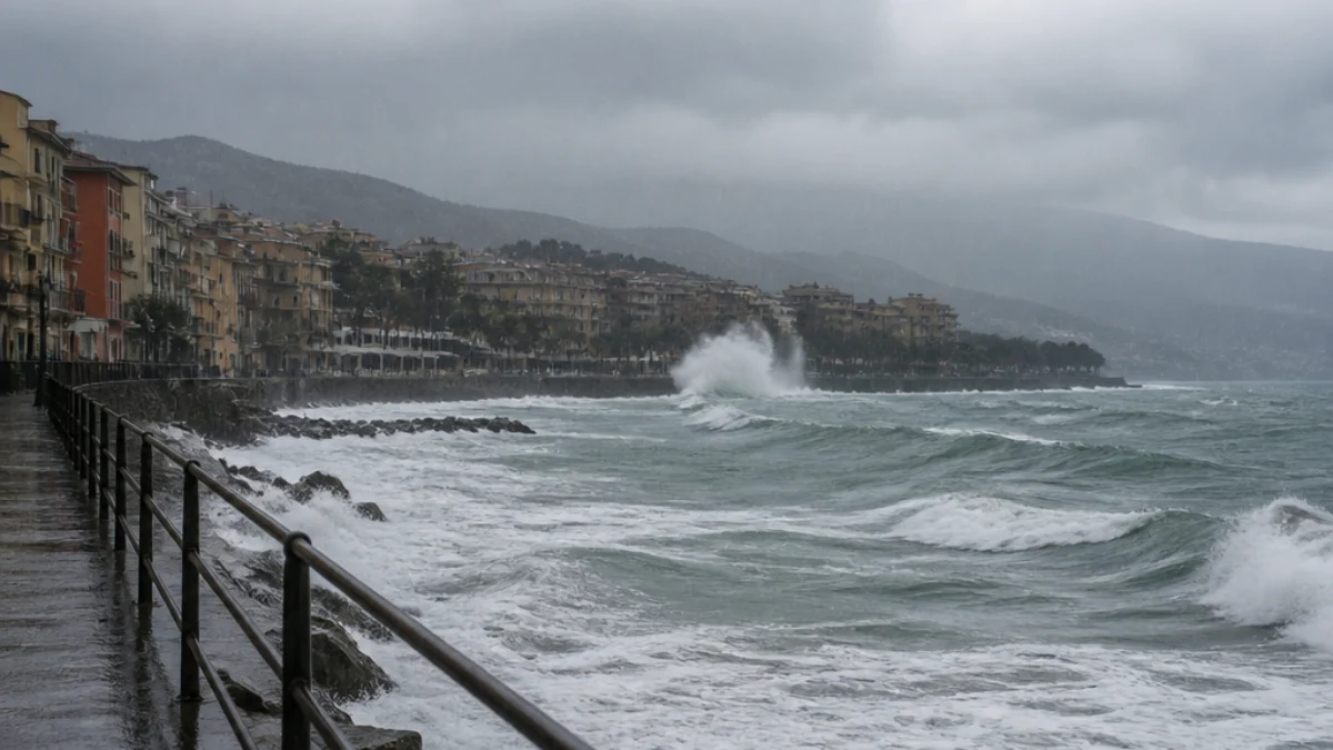 Pioggia e mare mosso lungo la costa ligure