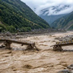 Nepal, piena improvvisa nel Gorkha: case e ponti travolti dal Budhi Gandaki