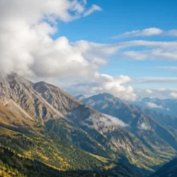 Ottobre parte con sole e clima mite: nubi e piovaschi al Nord-Ovest per il resto regna il bel tempo